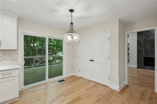 Building Photo - 545 Woodman Pl