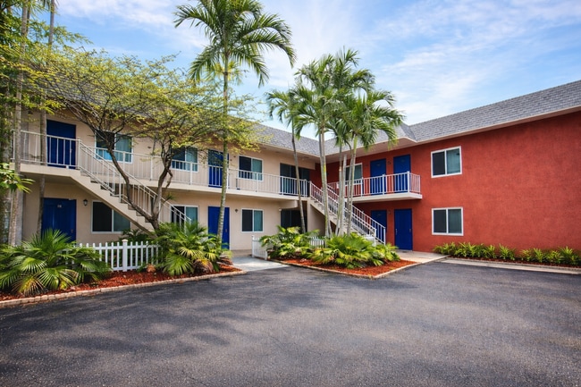 Interior Photo - 100 SW 10th St Ft. Lauderdale, FL 33315