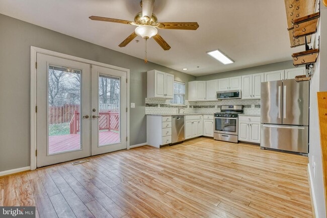 Building Photo - 8740 Jarwood Rd