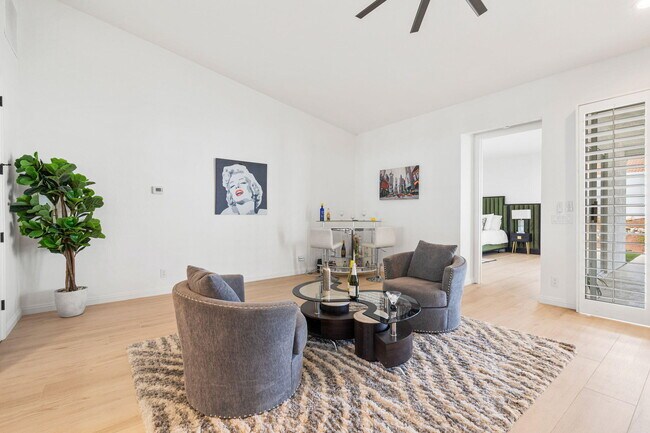 Building Photo - 47215 Heliotrope Dr