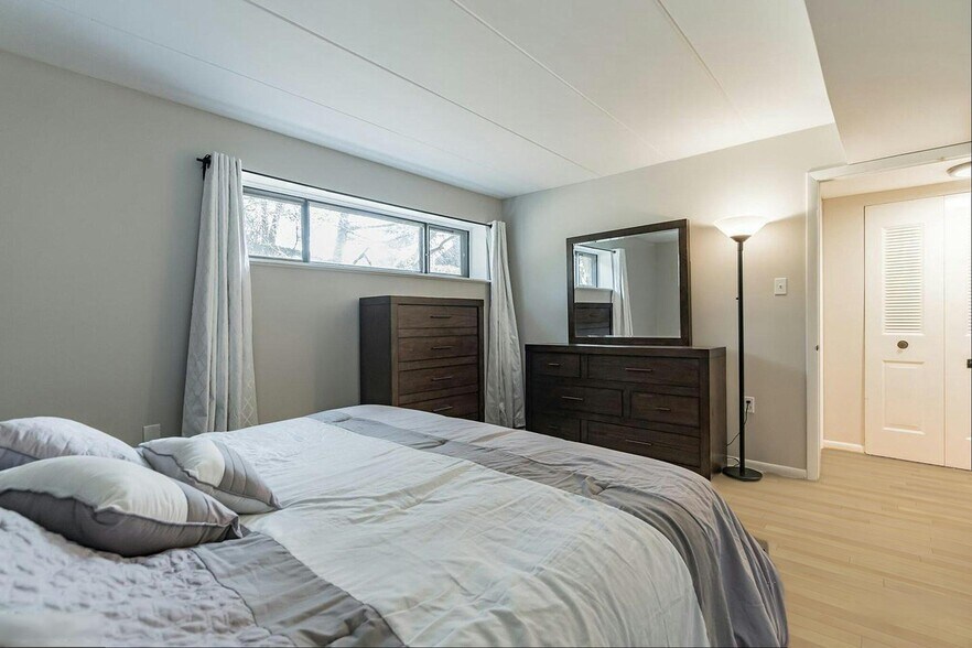 Building Photo - 130 Roberts Ln