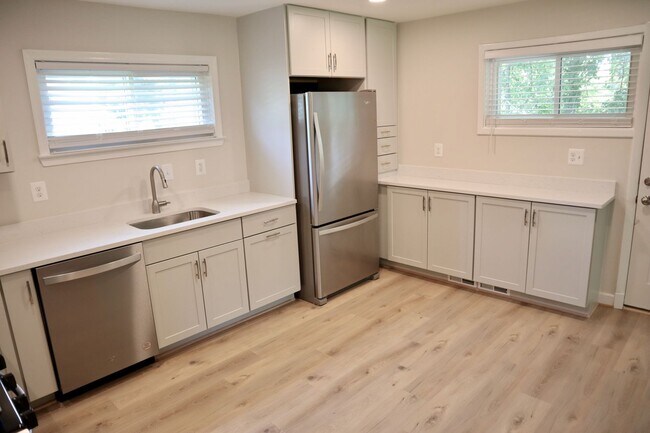 Building Photo - Lovely Single Family Home in Rockville