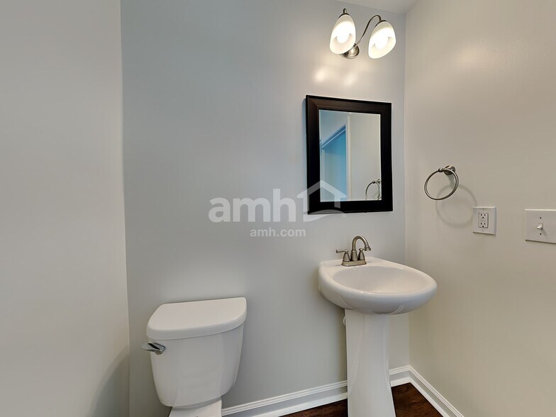 Building Photo - 7 Gardenia Dr