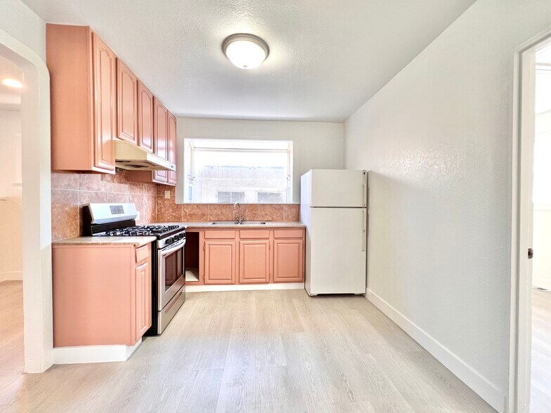 Building Photo - 4107 Redding St