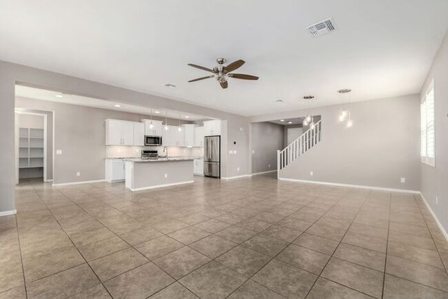 Building Photo - Beautiful Gilbert home located in the desirable Windhaven community!