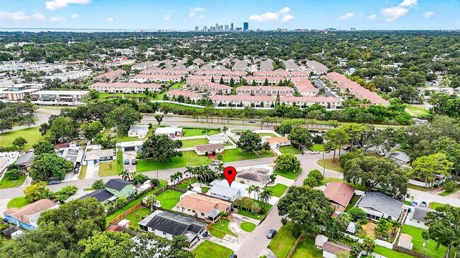 Building Photo - 5519 Commonwealth Ave N