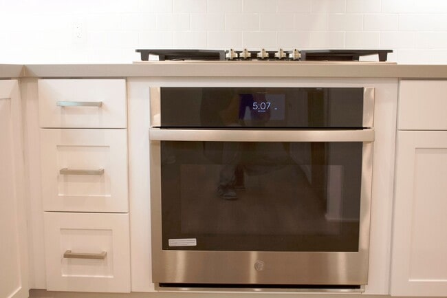 Building Photo - 195 Bowery