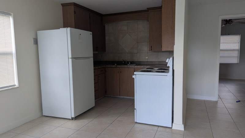 Primary Photo - 2309 S Mills Ave