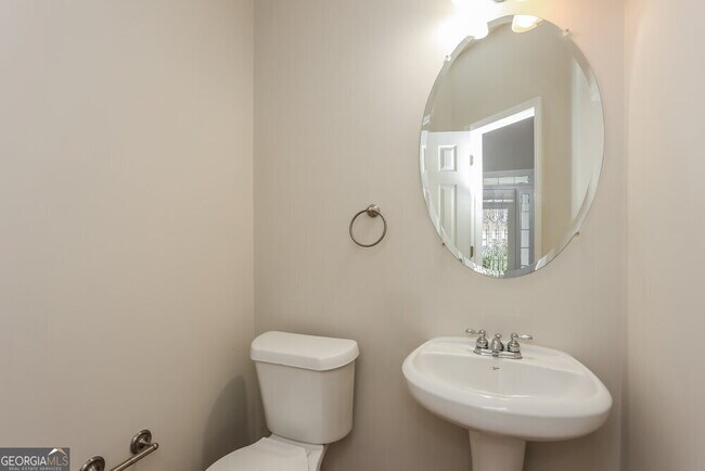 Building Photo - 3200 Cooper Woods Dr