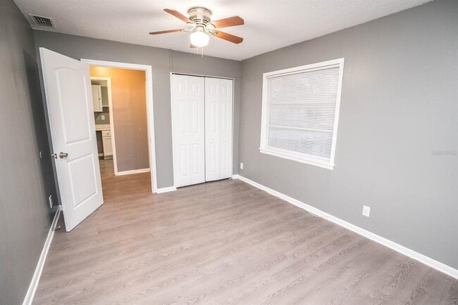 Building Photo - 2315 W Rio Vista Ave