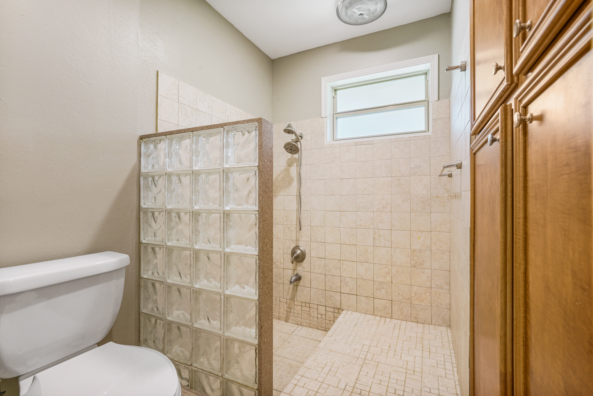 Building Photo - 4942 Cherry Hills Dr