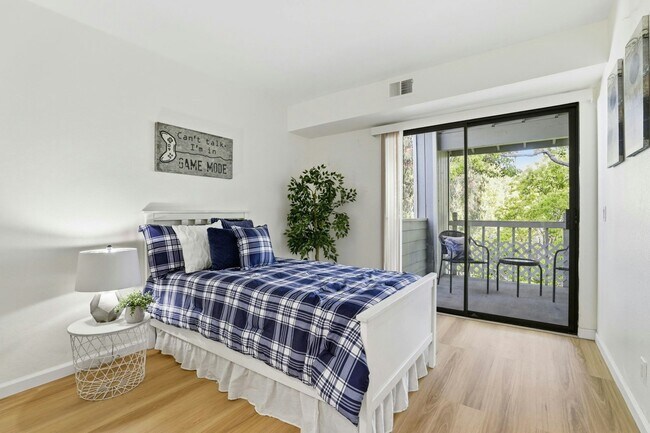 Building Photo - 3685 Nutwood Terrace