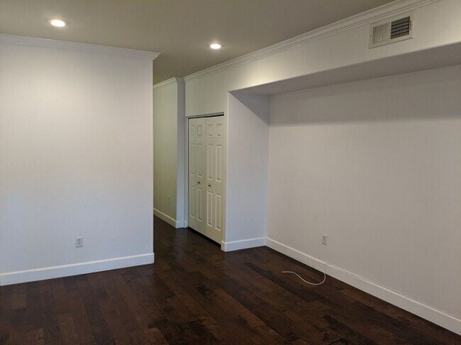 Building Photo - 2 Bed/2 Bath Condo in Downtown San Diego