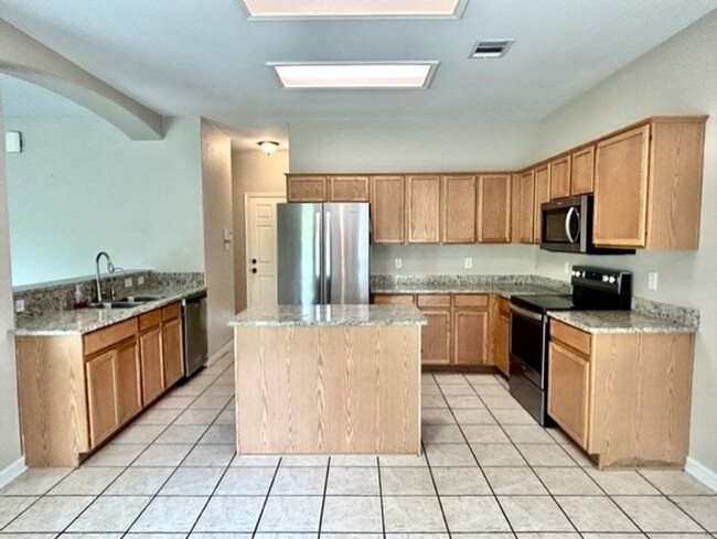 Building Photo - $350 OFF FIRST MONTH'S RENT IF YOU MOVE IN...