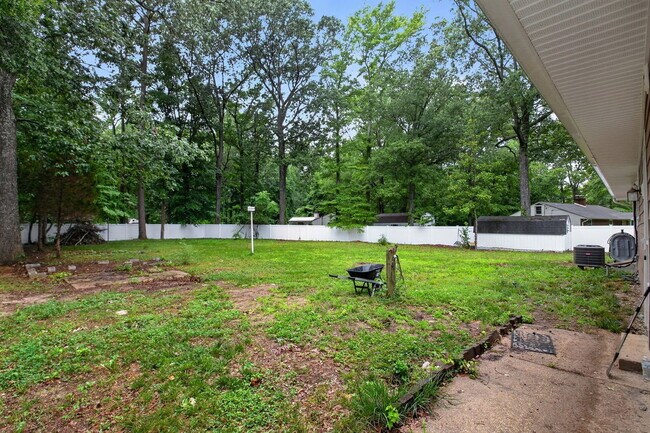 Building Photo - 21465 Indian Bridge Rd