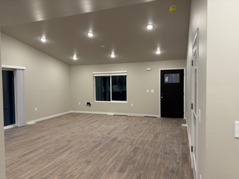 Building Photo - 3343 W Middle Rdg Ave