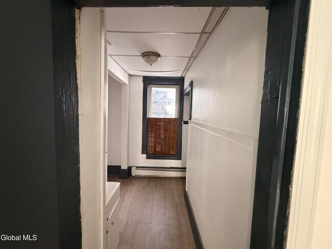 Building Photo - 51 Arch St