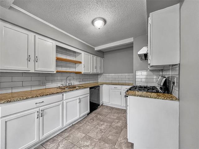 Building Photo - 2421 Stovall Dr
