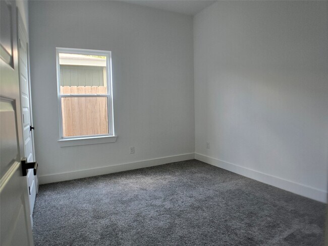 Building Photo - 9808 Pelsey St
