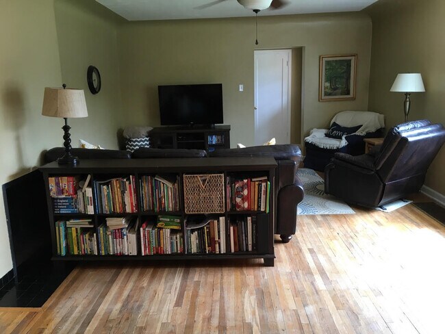 Building Photo - Beautiful Large Home in the Avenues