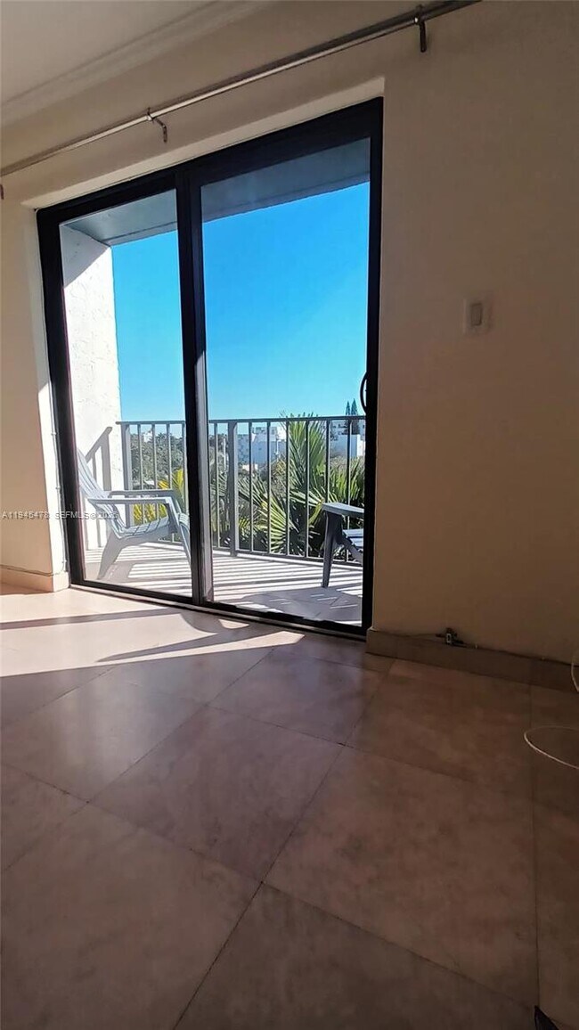 Building Photo - 1439 West Ave