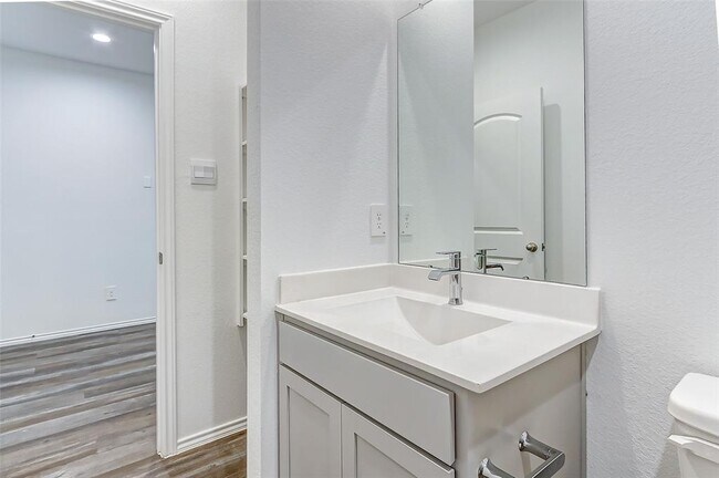 Building Photo - 4953 Almond Ter Dr