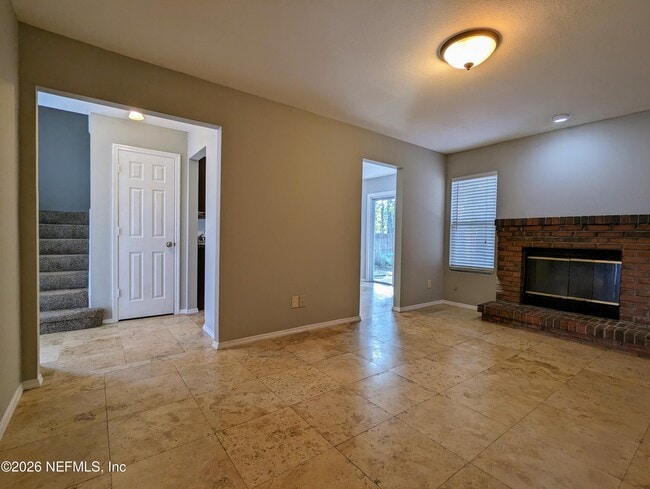 Building Photo - 572 Staffordshire Dr