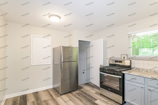 Building Photo - 2903 Ridgeway Ave