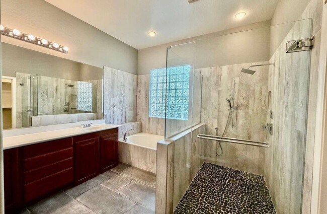 Building Photo - 5916 W Fetlock Trail