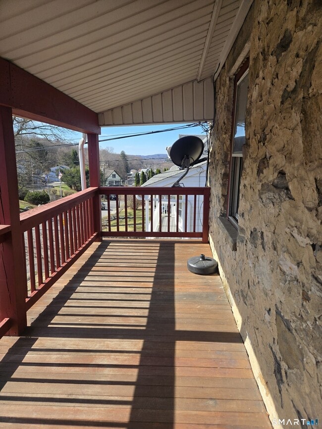 Building Photo - 73 Woodbridge Ave