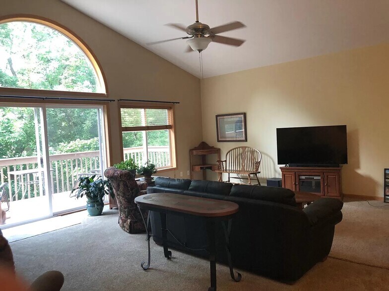 Building Photo - 701 Cherokee Path