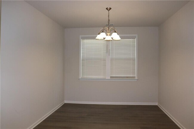 Building Photo - 3328 Hidden Valley Cir