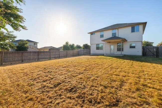 Building Photo - 402 Zenith Rd