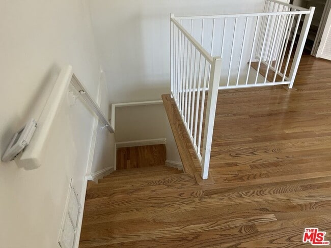 Building Photo - 5355 Rhea Ave