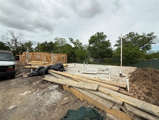 Building Photo - 3535 Alderfer St