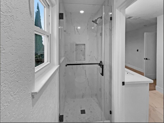 Building Photo - 7952 Summerplace Dr