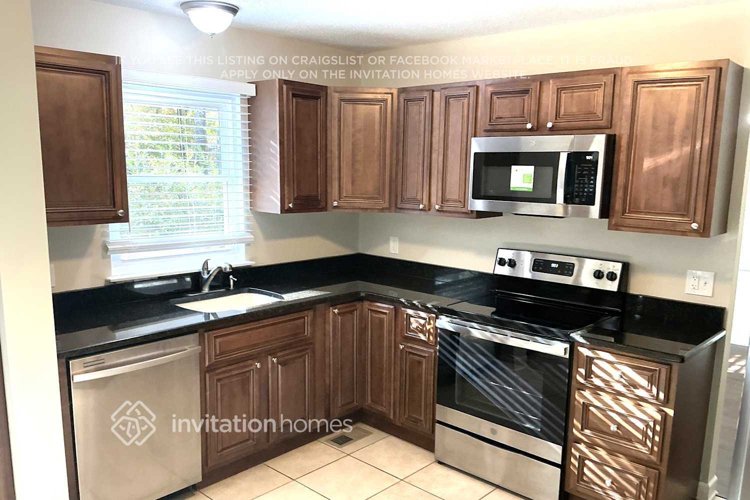 Building Photo - 2 Acorn Ct