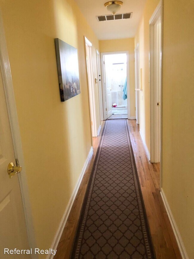 Building Photo - 3 br, 1 bath House - 653 N Baywood Avenue