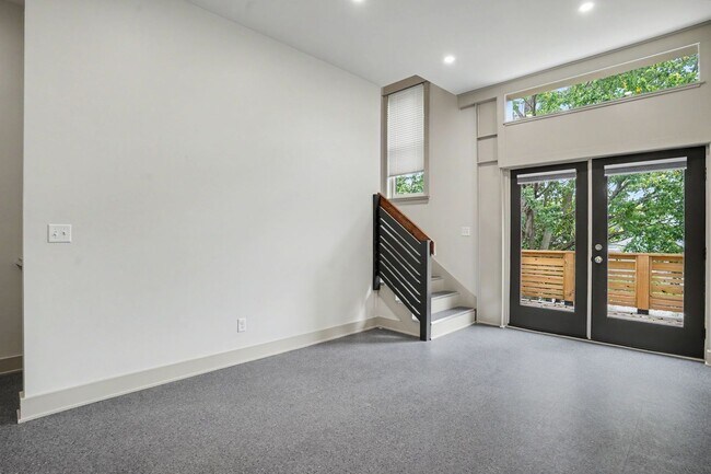 Building Photo - 1105 Logan St