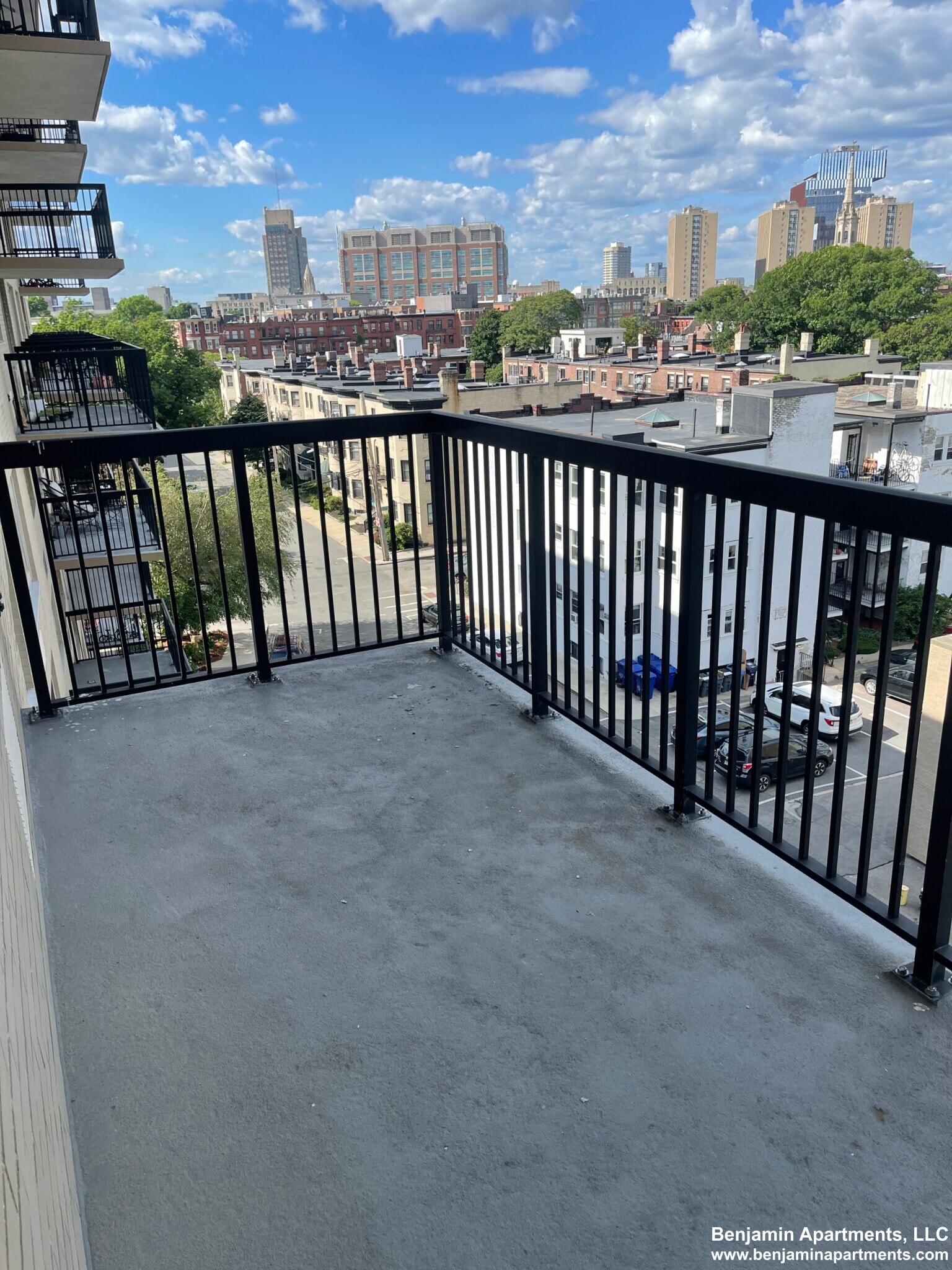 Building Photo - 71 Monmouth St