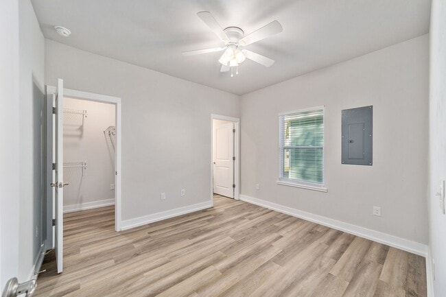 Building Photo - Built in 2024 a 2 bed 2 bath