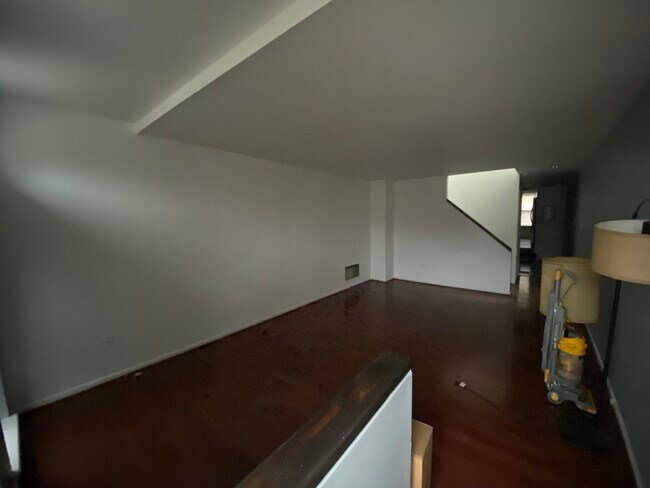 Building Photo - 1618 Barclay St