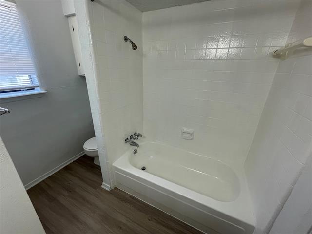 Building Photo - 2418 W Northgate Dr