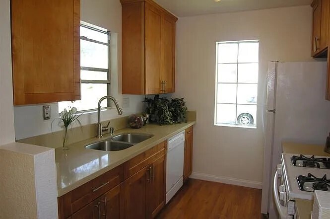 Building Photo - 10878 Aderman Ave