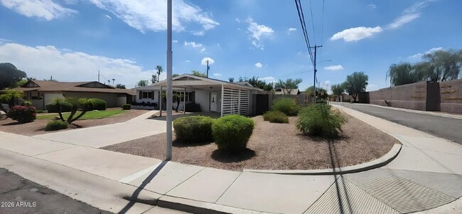 Building Photo - 6401 E Parkview Dr