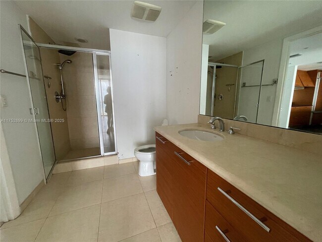 Building Photo - 50 Biscayne Blvd