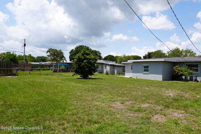 Building Photo - 1285 Wilson St
