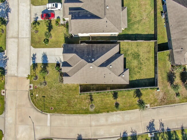 Building Photo - 2372 Old Stone Dr