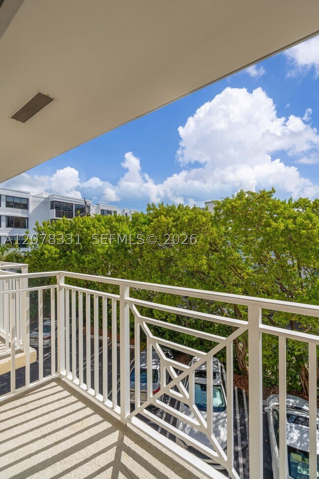 Building Photo - 255 Sunrise Dr