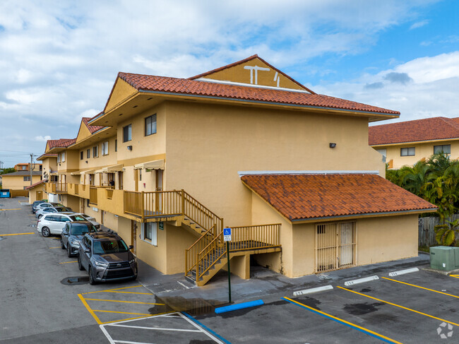 210-240 W 68th St Hialeah, FL 33014 - Villa Andalucia